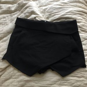 Black skort